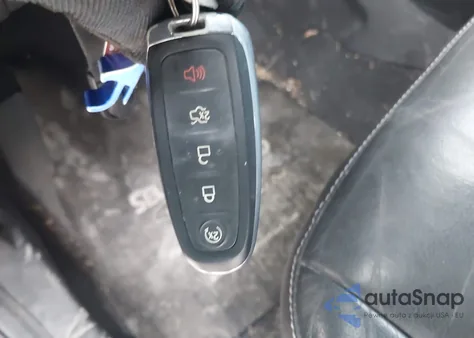 2016 Ford Escape Titanium из США, поврежденный, VIN 1FMCU9J95GUA42004